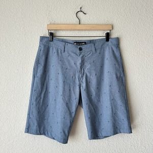 TRAVIS MATHEW Pinstriped Palm Tree Print Chino Shorts Golf in Blue
